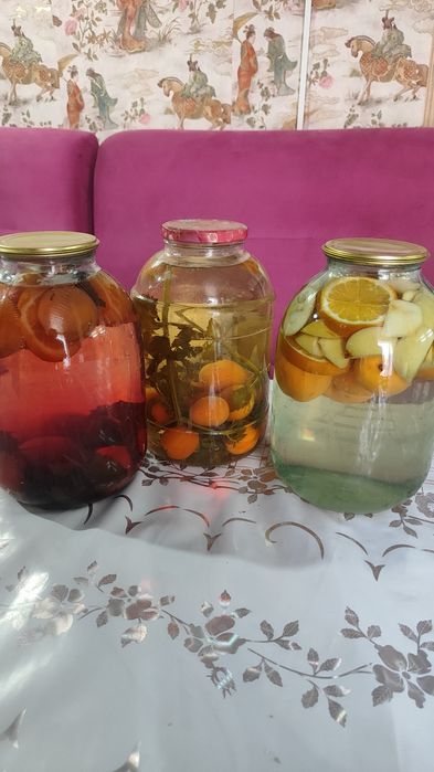 Продам огурцы, салаты, кобра, мохито.