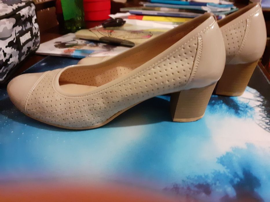 Vand pantofi piele bej 38