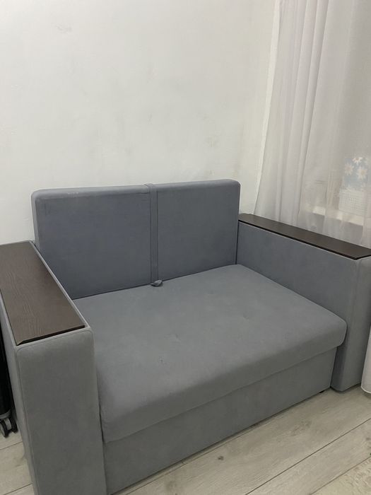 Продам диван срочном порядке,ТОРГ есть