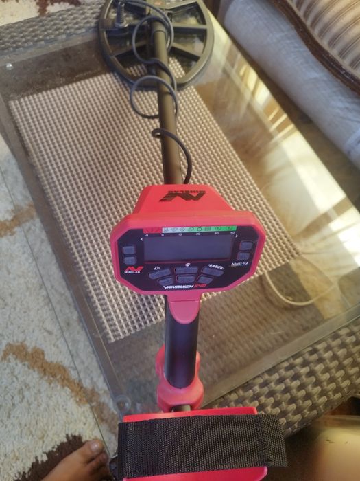 Продам металлоискатель VANQUISH 540.