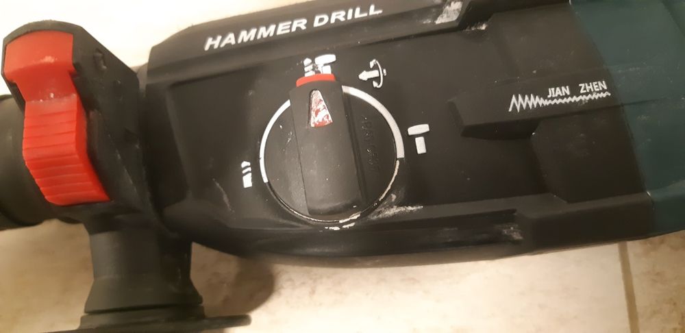 Перфоратор BOSCH 2-28  DFV 1600 W вата