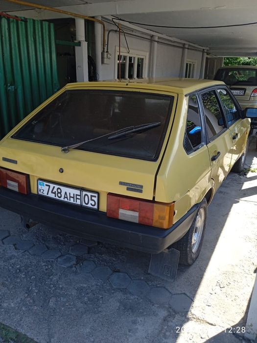 Автомобиль ВАЗ 2109