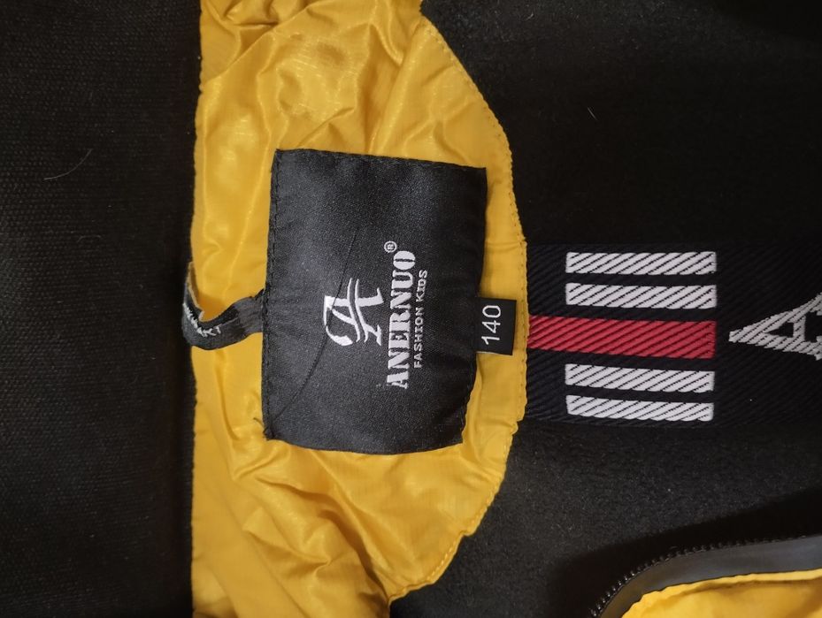 Куртка мальчика по 5000 тг