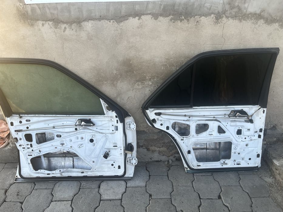 W124 двери перед, зад левая сторона