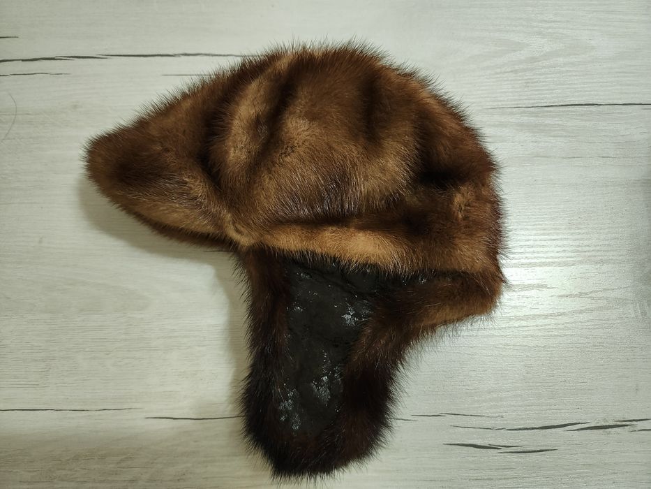 Продам норковую детскую шапку