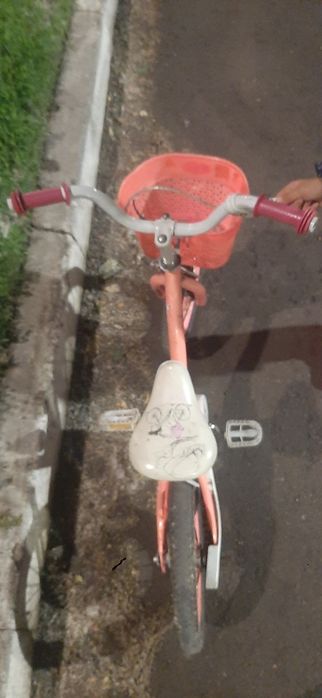 Розовые велик за 6000 продам