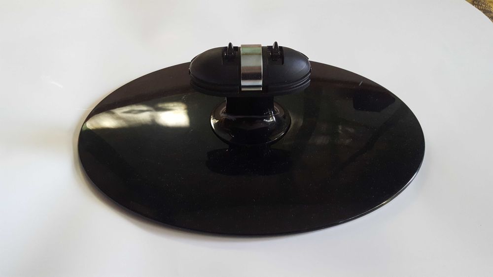 Стойка (поставка) за телевизор