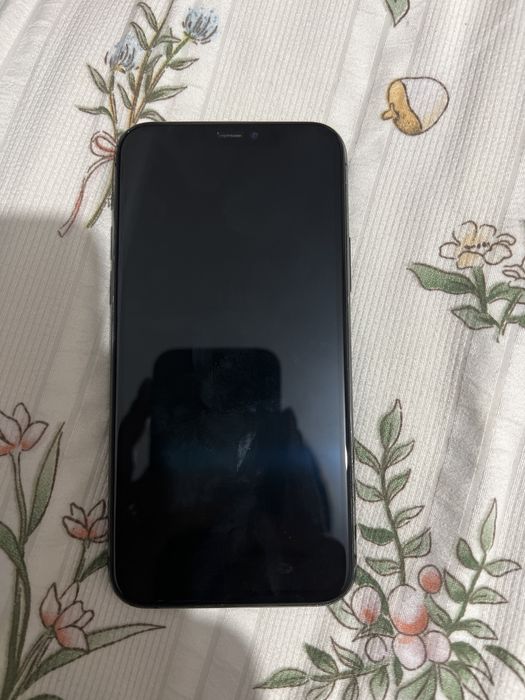 iPhone 11 pro.  .