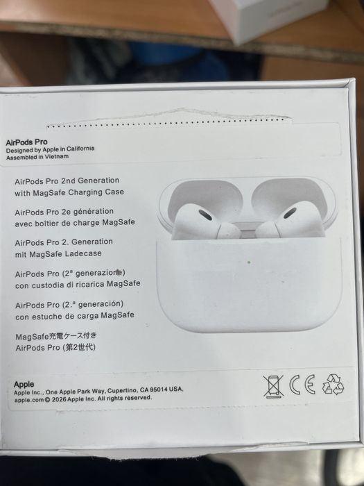Продаю Airpods pro
