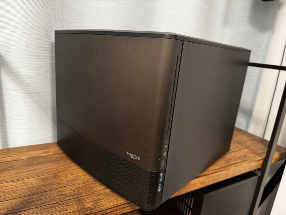 Компютърна кутия Fractal Design Node 804