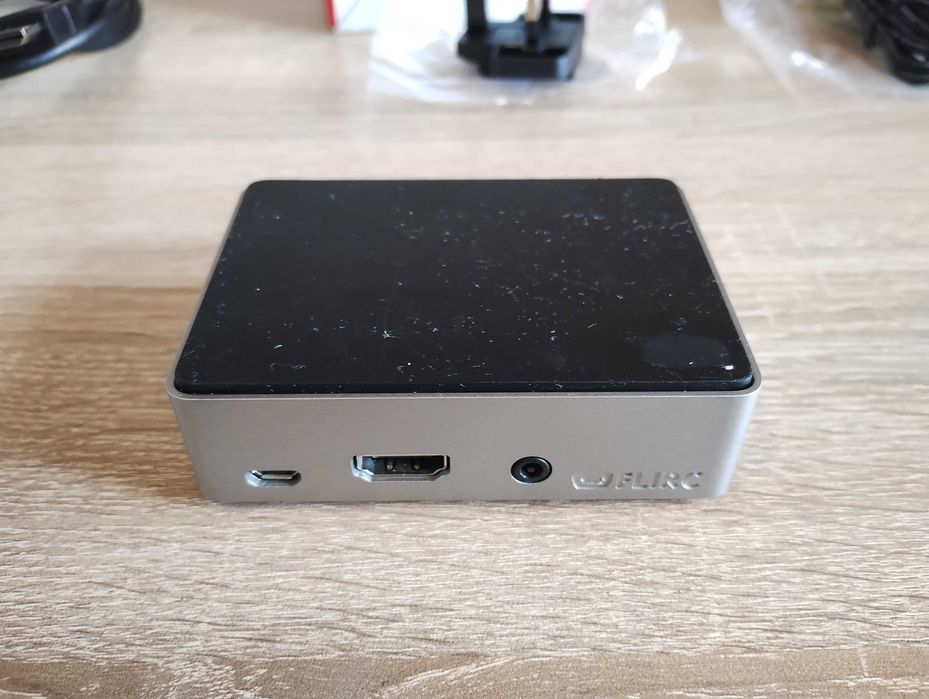 Raspberry Pi 3B+ 1GB Flirc Case 32GB MicroSD