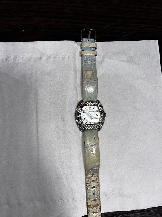 Дамски часовник в стил Cartier – кварцов