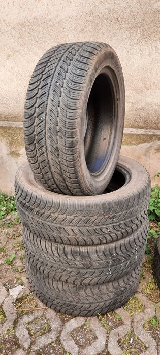 Разпродажба 4 броя зимни гуми 205 55 16 Sava 7mm