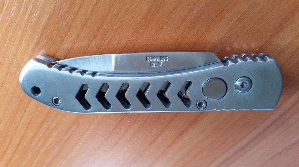 Нов оригинален сгъваем джобен нож тип флипер - Перфектен за подарък!