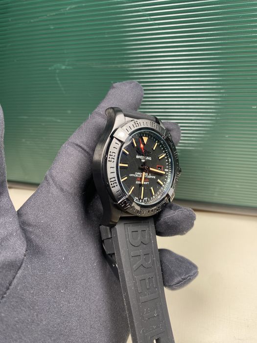 Часовник Breitling Avenger Blackbird 1