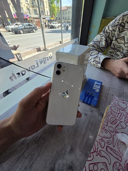 Продам телефон iPhone 11 128/78