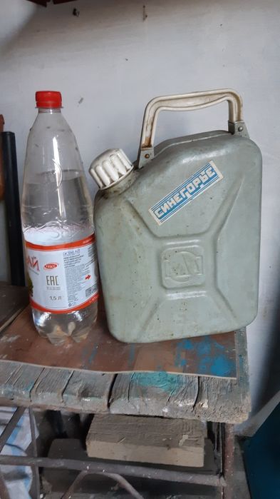 Продам алюминиевую канистру