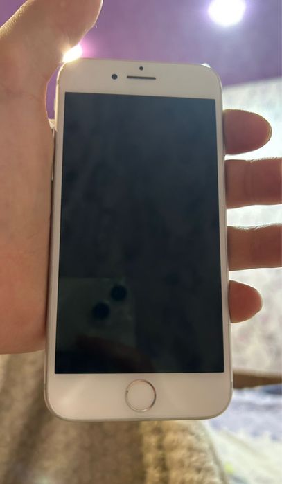 Продам айфон 8 в хорошем состоянии