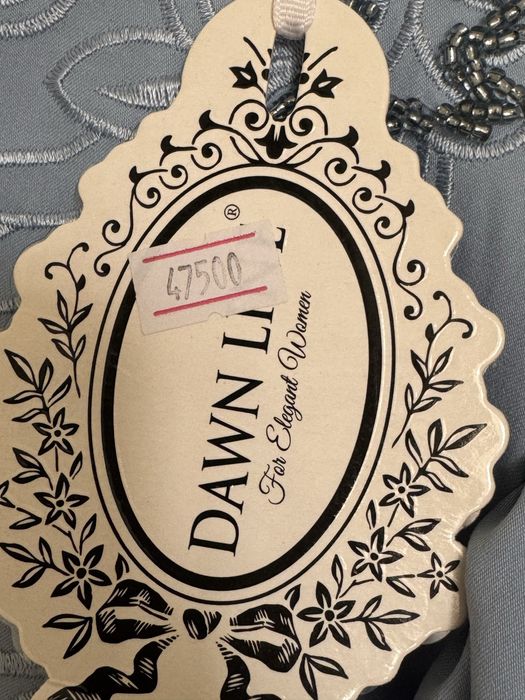 Продаётся новый женский костюм»