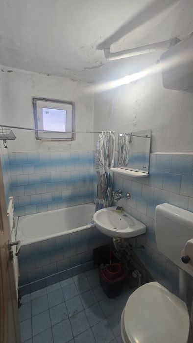 Vand apartament cu 2 camere