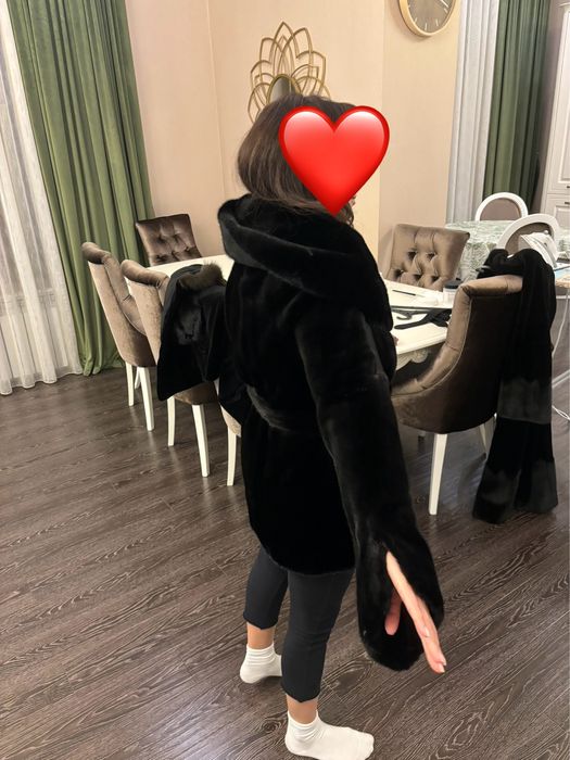 Продам шубу из норки с воротником