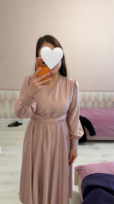 Нежно розовое платье