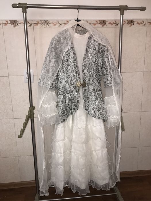 платья 4000 тг