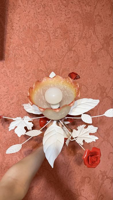 Отдам 3 люстры и чайники