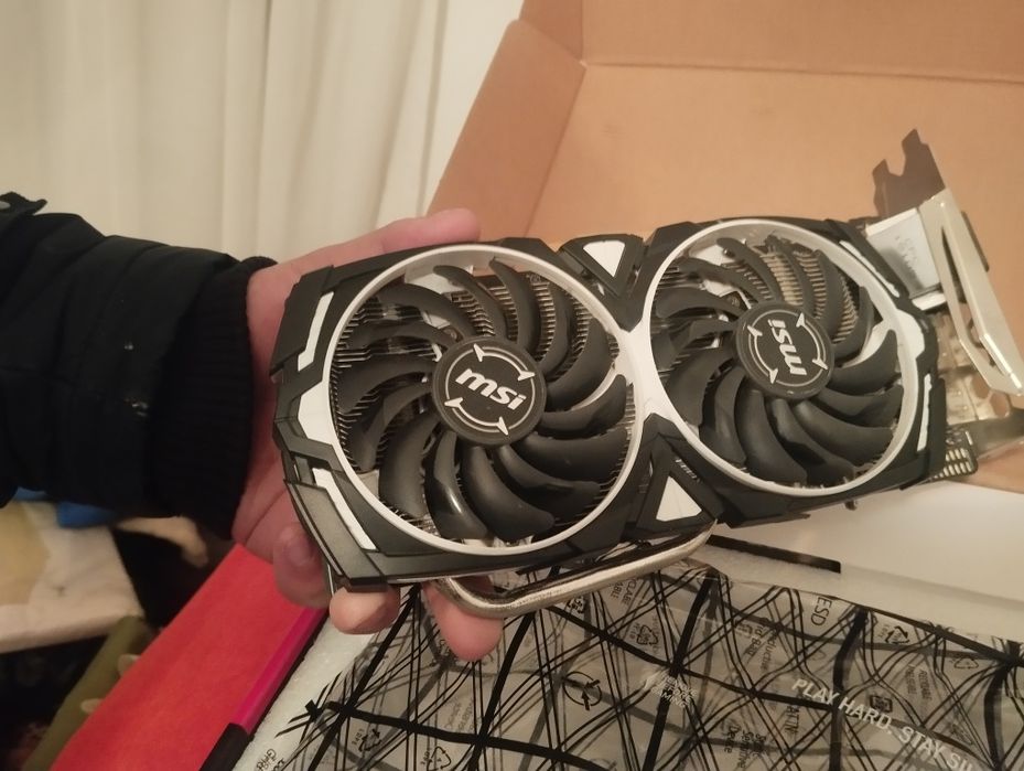 Video karta sotiladi