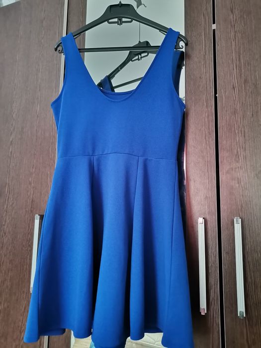 4 rochii de vânzare