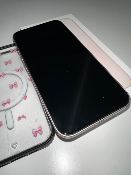 Vând iPhone 13, 128 GB, Roz, impecabil