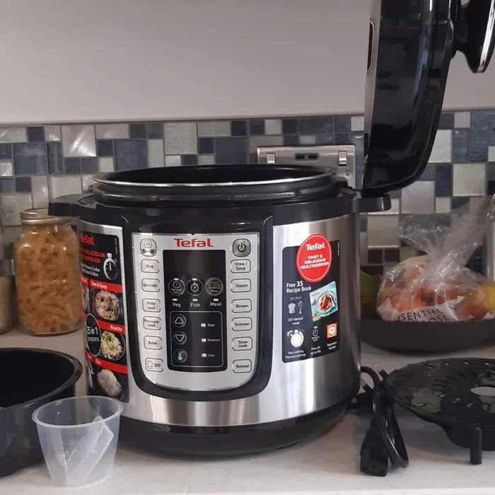 Multicoocker sub presiune  Tefal CY505E30 6 l, 25 programe, nou