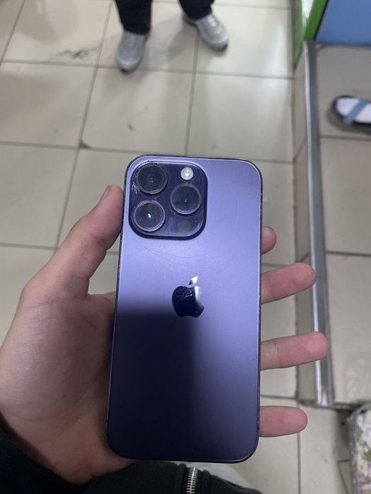 Продам айфон 14 про