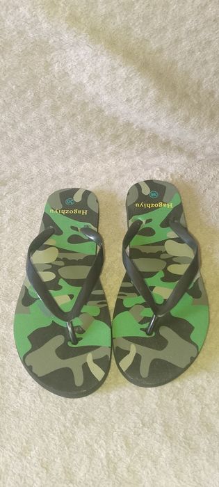 Шлёпанцы/сланцы новые.