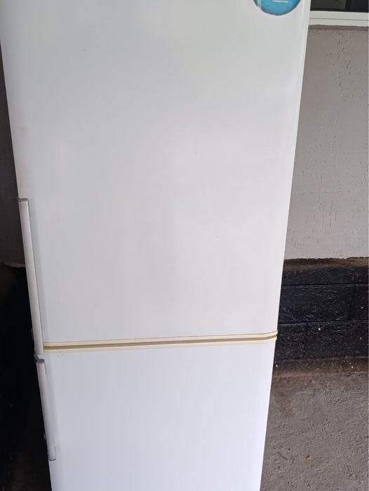 Холодильник LG белый