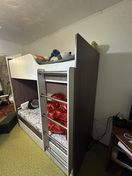 Двухярусная кровать