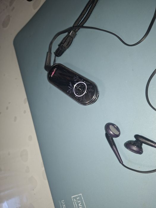 Philips GoGear, 2 GB, MP3 Player, FM radio, Plug & Play  USB Direct