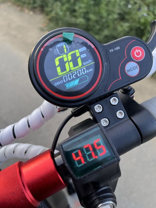 Продам электросамокат kugoo