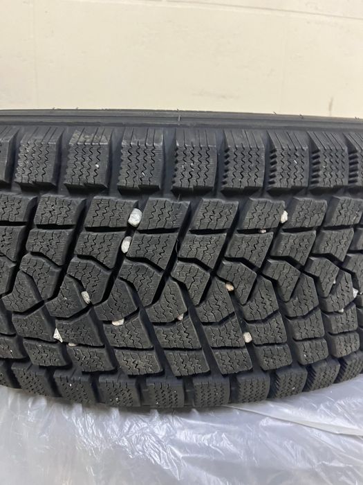 Продам зимние шина Triangle r20 СРОЧНО!!!