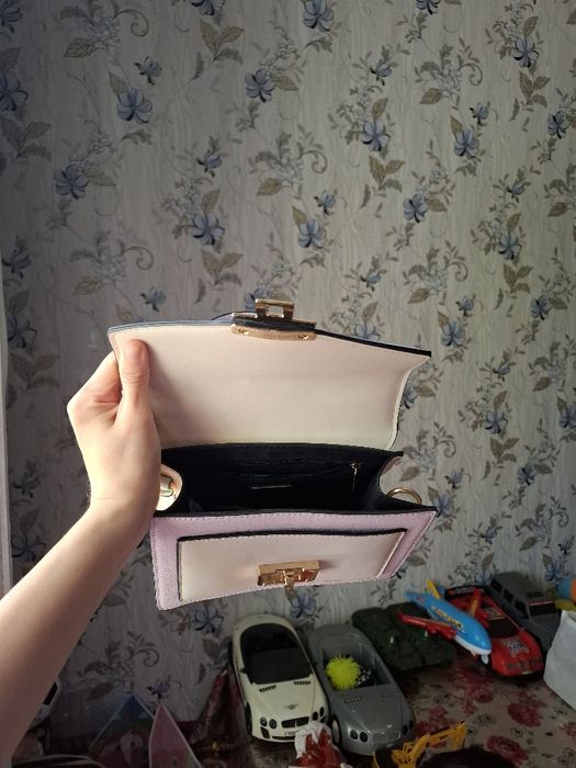 Ayollar sumkasi yangi