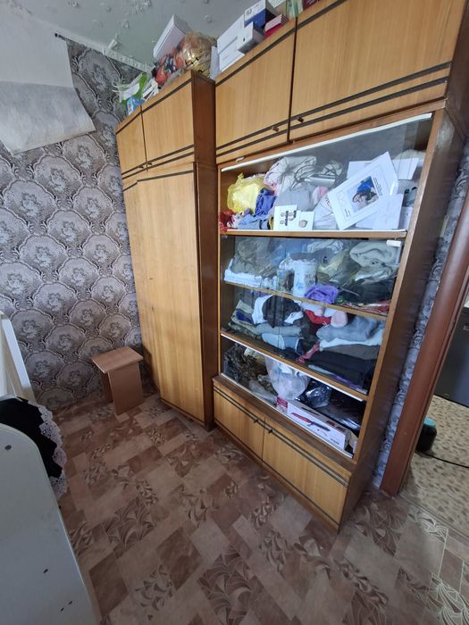Отдам даром шкаф и тумбочку