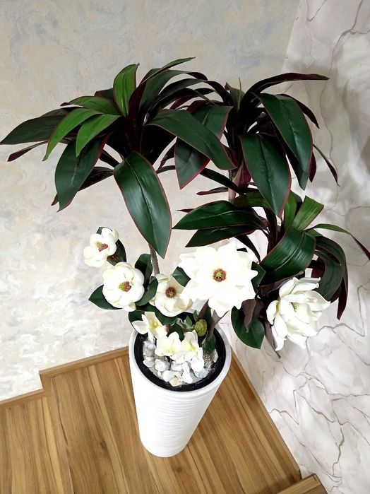 Suniy daraxt va gullar. Искусственные цветы и растения для офиса