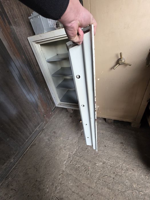 Огнеупорна каса бяла