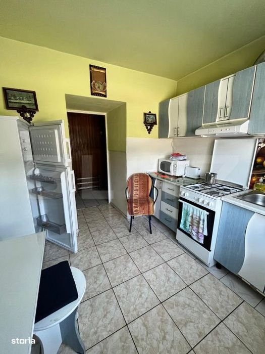 Apartament 3 camere, 64 mp, zona Decebal