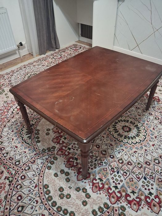 Продам стол низкий