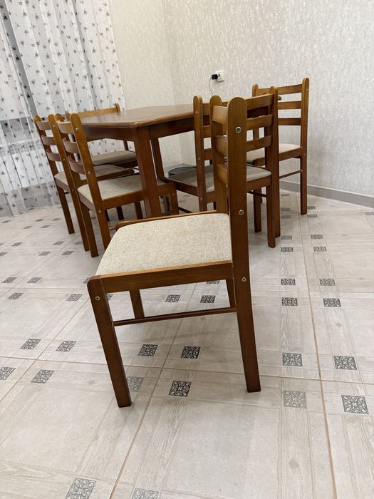 Стол со стульями