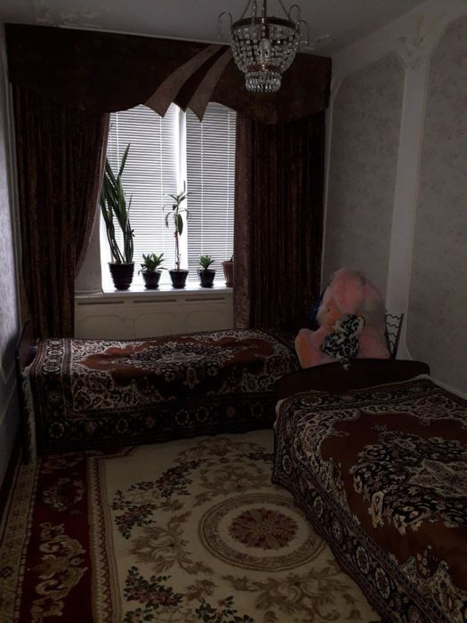 Срочно ижарага берилади обстановка 3 хона 1- етаж 1- мактаб олдида