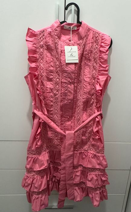 Розова     рокля