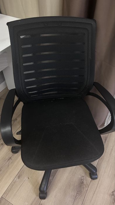 Стол письменый и кресло