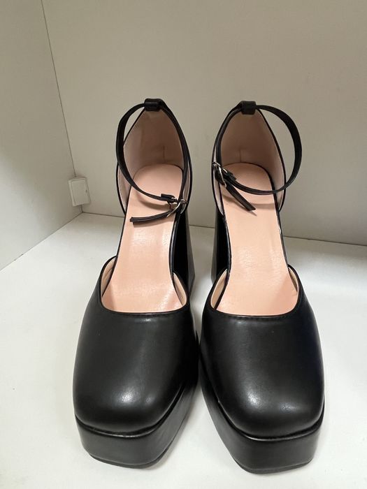 Продам новые туфли